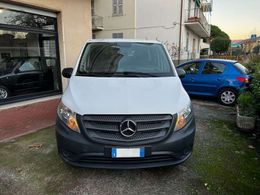 Mercedes V220