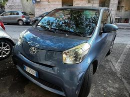 Toyota iQ