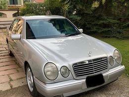 Mercedes E200