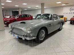 Aston Martin DB4