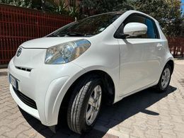 Toyota iQ