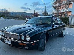 Jaguar XJR