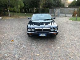 Jaguar XJ8