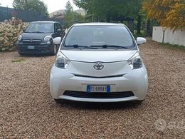 Toyota iQ