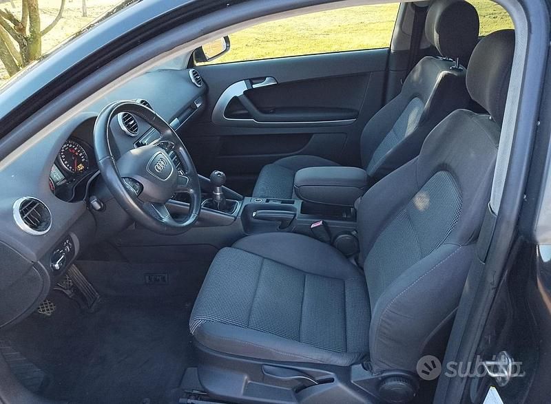 Usata Audi A3 105 CV (77 kW) 2011 Nero Utilitaria