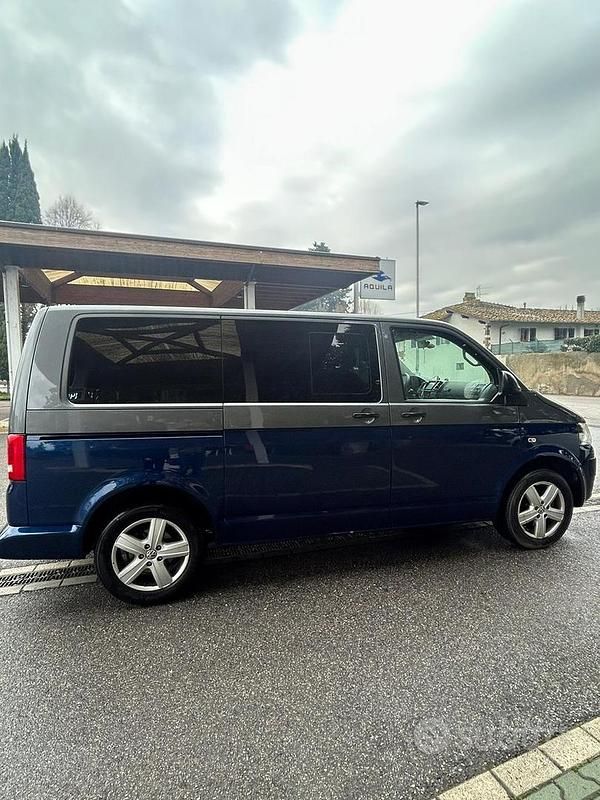 Begagnad VW Multivan Startline 140 HK (102 kW) 2013 Grå Van