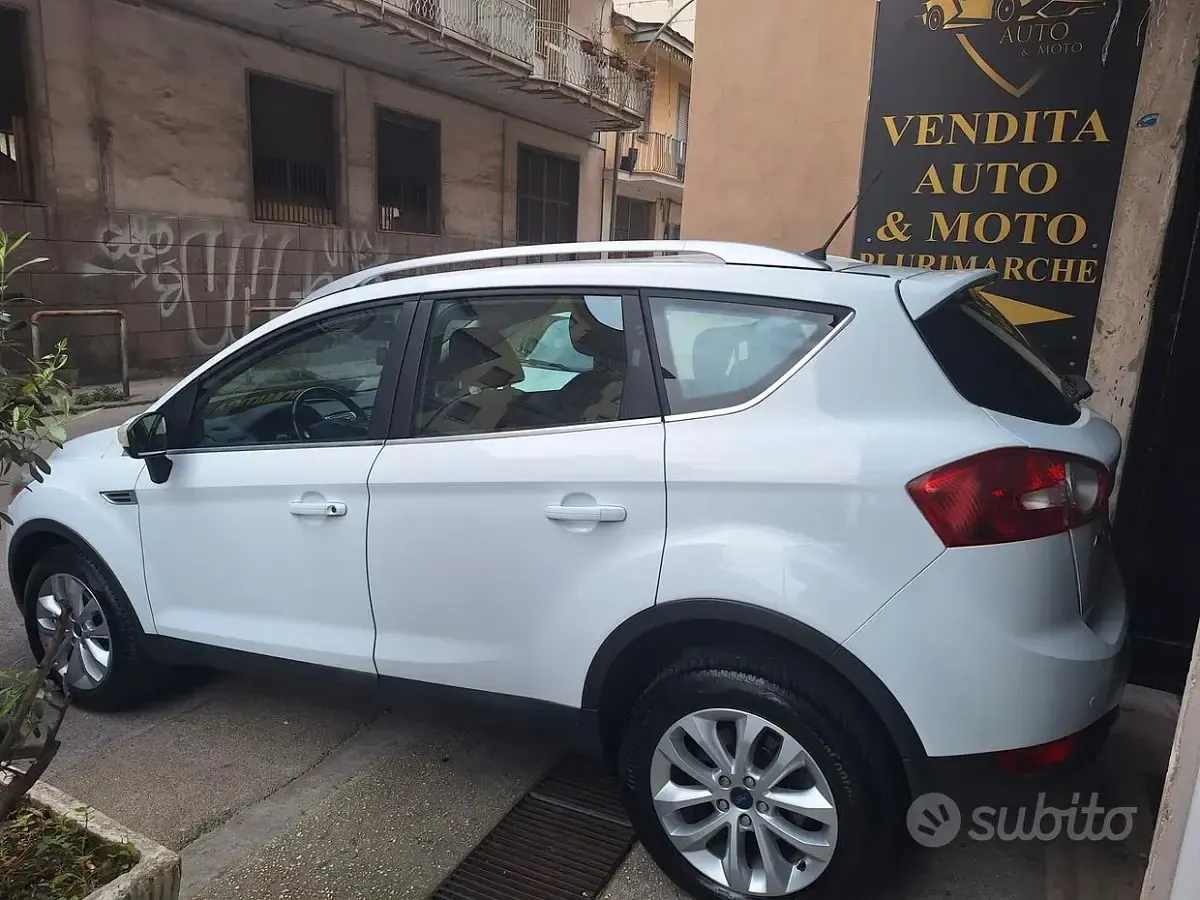 Usata Ford Kuga Titanium 163 CV (119 kW) 2012 Bianco SUV