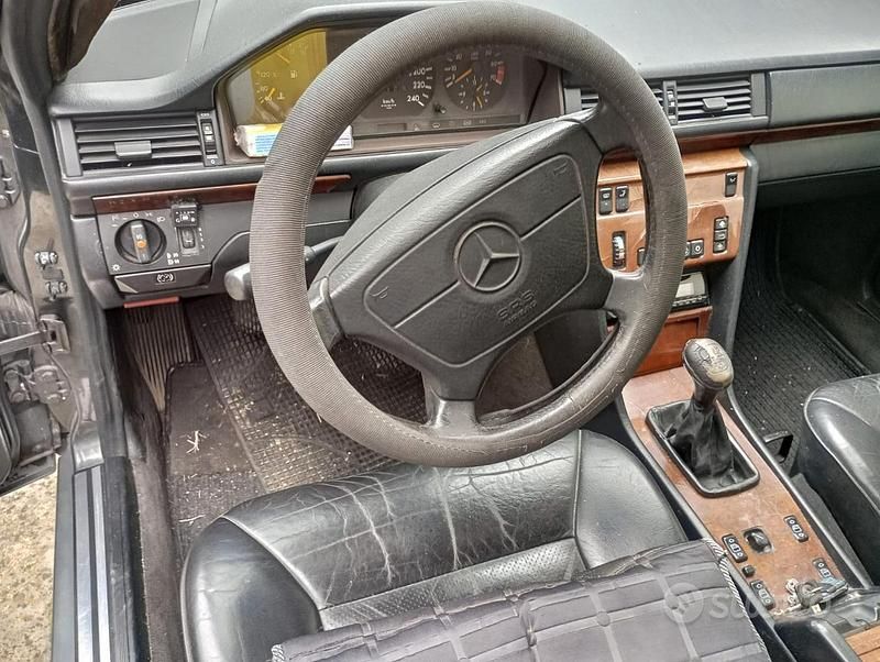 Usata Mercedes 200 136 CV (100 kW) 1994 Nero Coupé