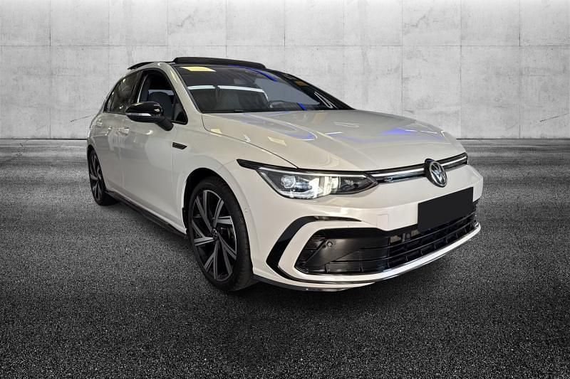 Usata VW Golf VIII R-line 150 CV (110 kW) 2022 Bianco pastello Berlina