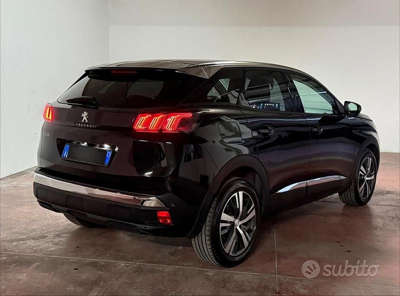 Usata Peugeot 3008 Allure 131 CV (96 kW) 2022 Nero SUV