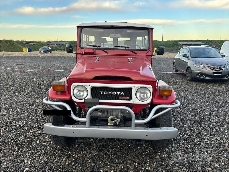 Usata Toyota Land Cruiser 1983 Rosso SUV
