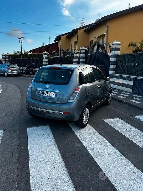 Usata Lancia Ypsilon 95 CV (69 kW) 2008 Grigio Utilitaria