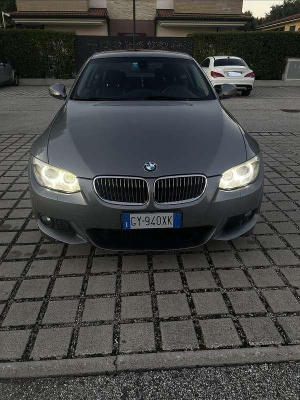 Usata BMW 330 Efficient Dynamics 245 CV (180 kW) 2011 Grigio Coupé