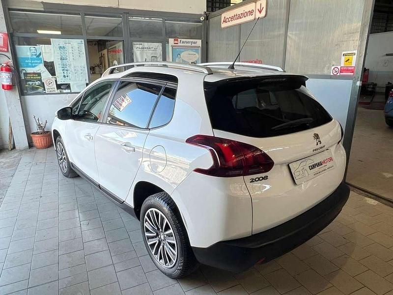 Usata Peugeot 2008 Active 99 CV (72 kW) 2017 Bianco SUV