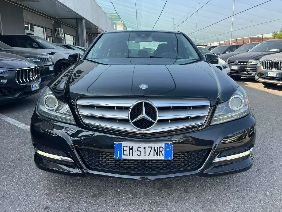 Usata Mercedes C200 Elegance 136 CV (100 kW) 2012 Nero Berlina