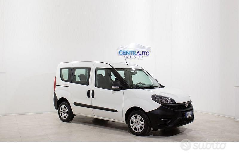 Usata Fiat Doblò Easy 105 CV (77 kW) 2022 Bianco Monovolume