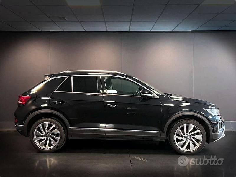 Usata VW T-Roc Style 150 CV (110 kW) 2023 Nero SUV