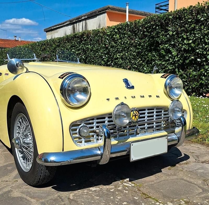 Usata Triumph TR3 97 CV (71 kW) 1959 Giallo Cabrio
