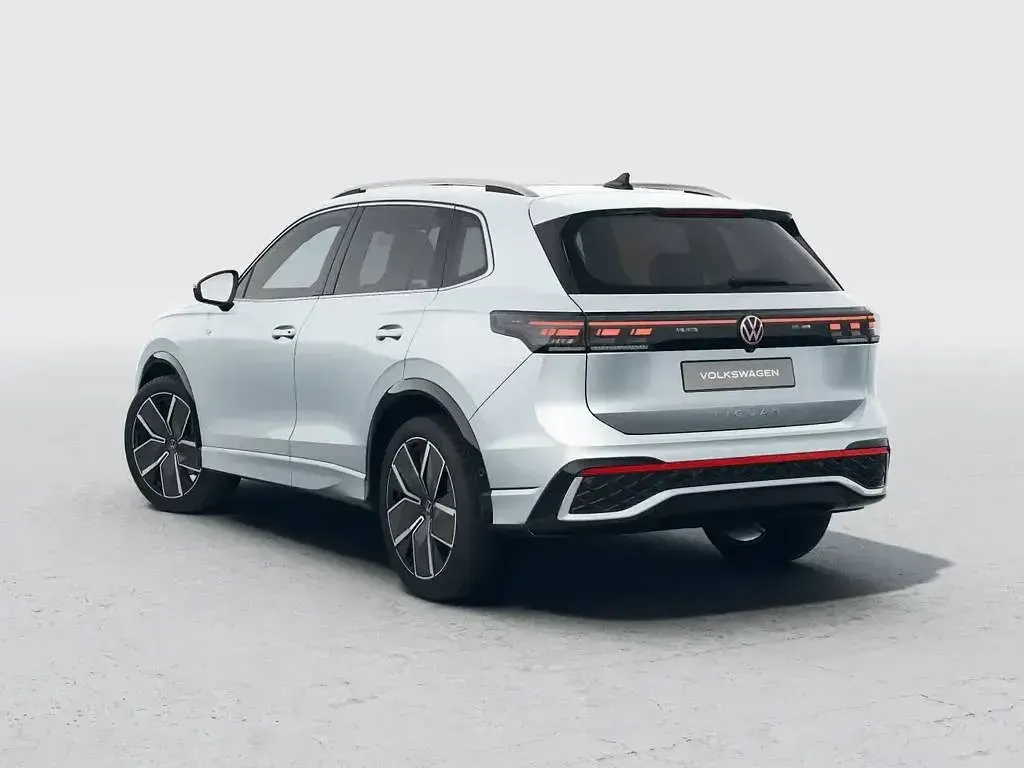 Nuova VW Tiguan R-line Plus 150 CV (110 kW) 2026 Dolomite silver metallizzato SUV