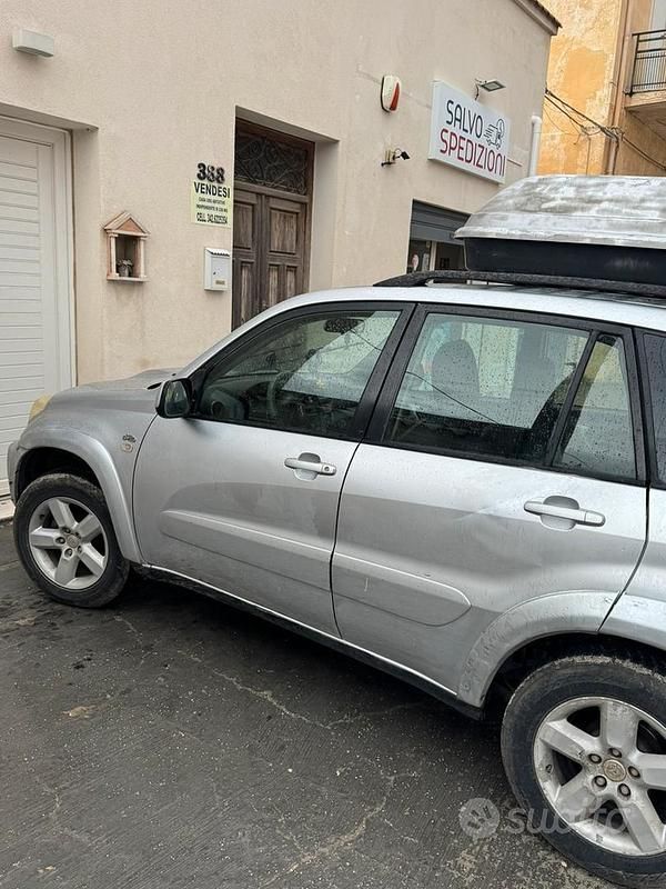 Usata Toyota RAV4 2004 Grigio SUV