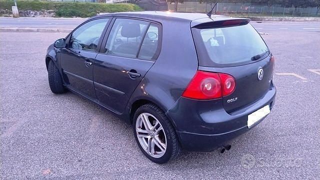 Usata VW Golf IV Comfortline 140 CV (102 kW) 2005 Grigio Berlina