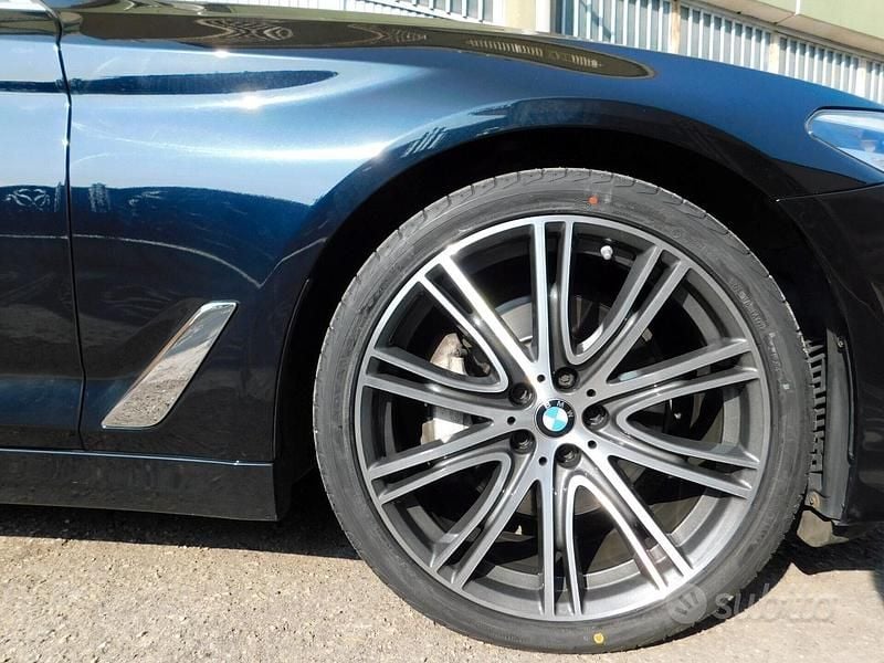 Blu Usata 2020 BMW 530 Comfort Edition Station wagon | 34.990 € (Cara) - Immagine 1/4