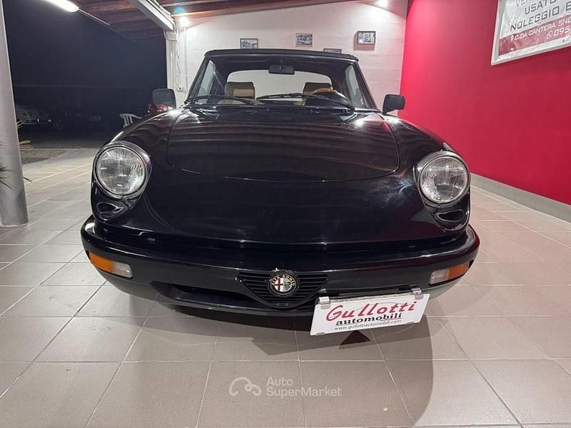 Usata Alfa Romeo Spider 122 CV (89 kW) 1992 Nero pastello Cabrio