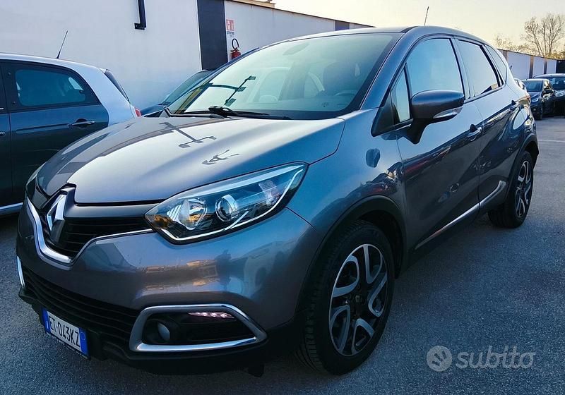 Usata Renault Captur 90 CV (66 kW) 2013 Grigio SUV