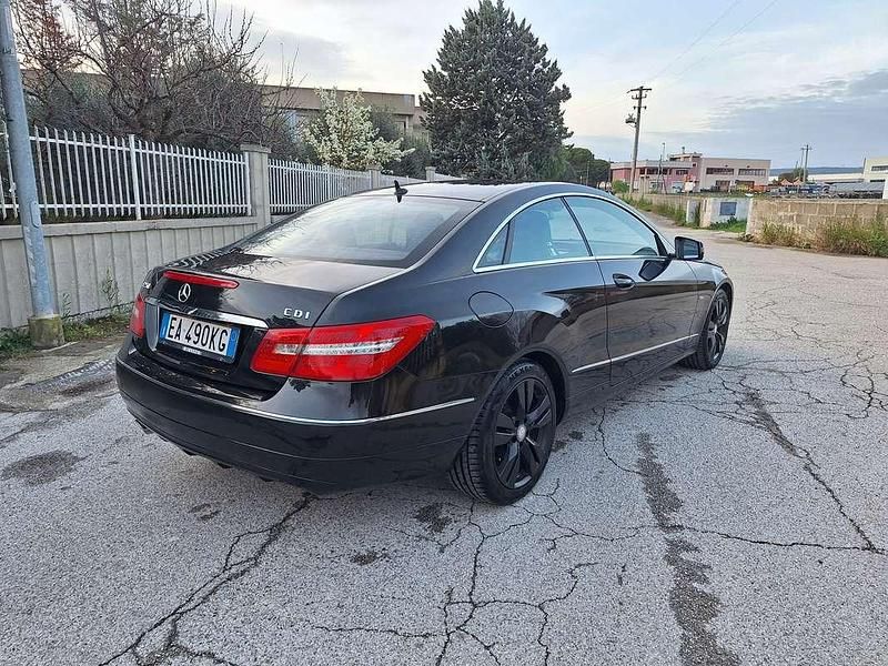 Usata Mercedes E250 Avantgarde 204 CV (150 kW) 2010 Nero Coupé