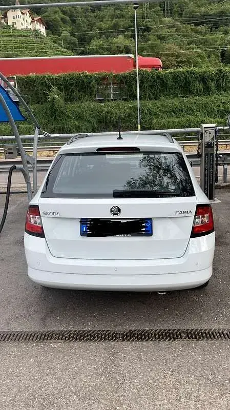 Usata Skoda Fabia Active 90 CV (66 kW) 2017 Bianco Station wagon