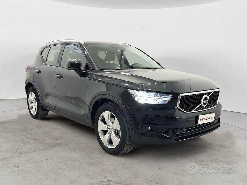 Usata Volvo XC40 Momentum 163 CV (119 kW) 2020 Nero SUV