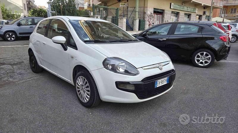 Usata Fiat Punto Evo Dynamic 69 CV (50 kW) 2011 Utilitaria