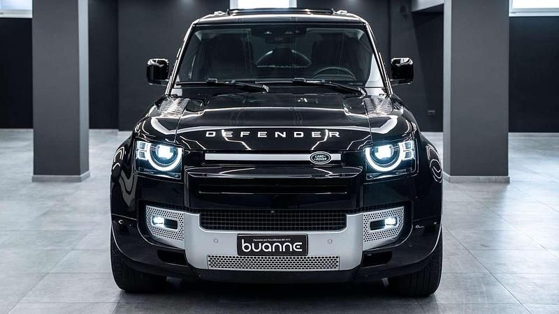 Käytetty Land Rover Defender 249 HP (183 kW) 2022 Musta Avoauto