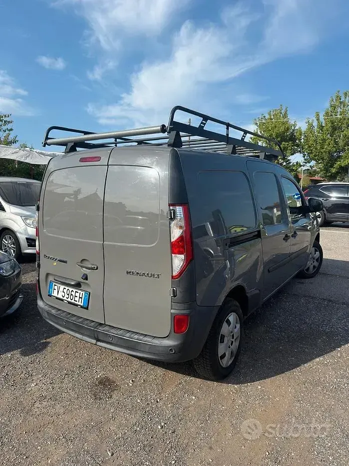 Usata Renault Kangoo 90 CV (66 kW) 2019 Grigio Monovolume