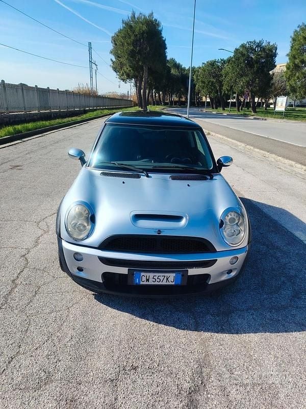Usata Mini Cooper S 169 CV (124 kW) 2005 Grigio Utilitaria