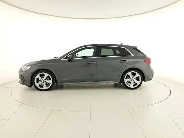 Usata Audi A3 S-Line 150 CV (110 kW) 2025 Grigio daytona perlato Berlina