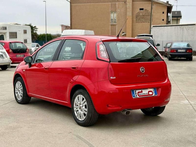 Usata Fiat Punto Lounge 77 CV (56 kW) 2013 Rosso Utilitaria