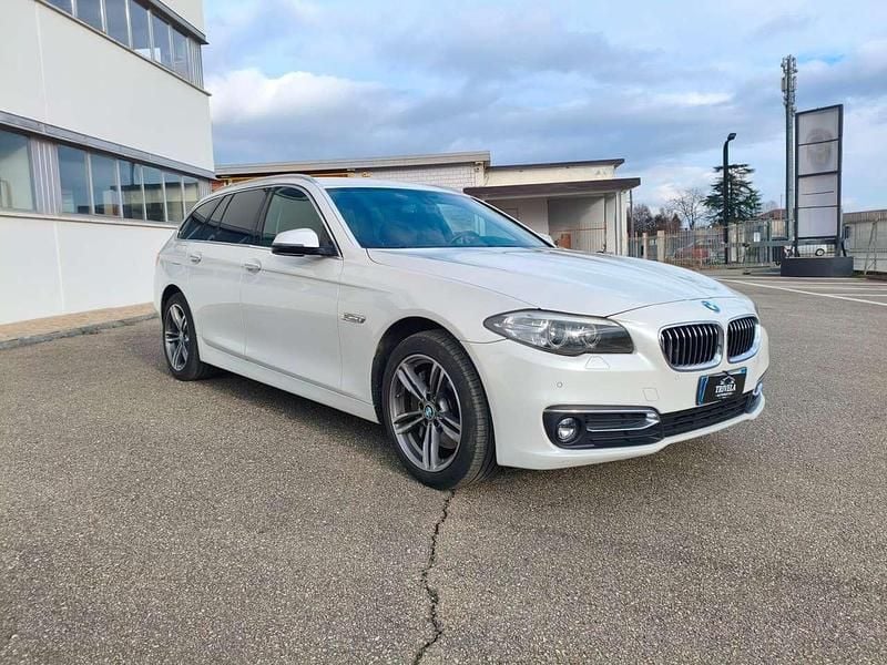 Usata BMW 525 Luxury Line 218 CV (160 kW) 2015 Bianco Station wagon