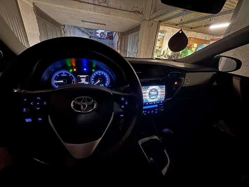 Usata Toyota Auris Active 90 CV (66 kW) 2013 Grigio Station wagon