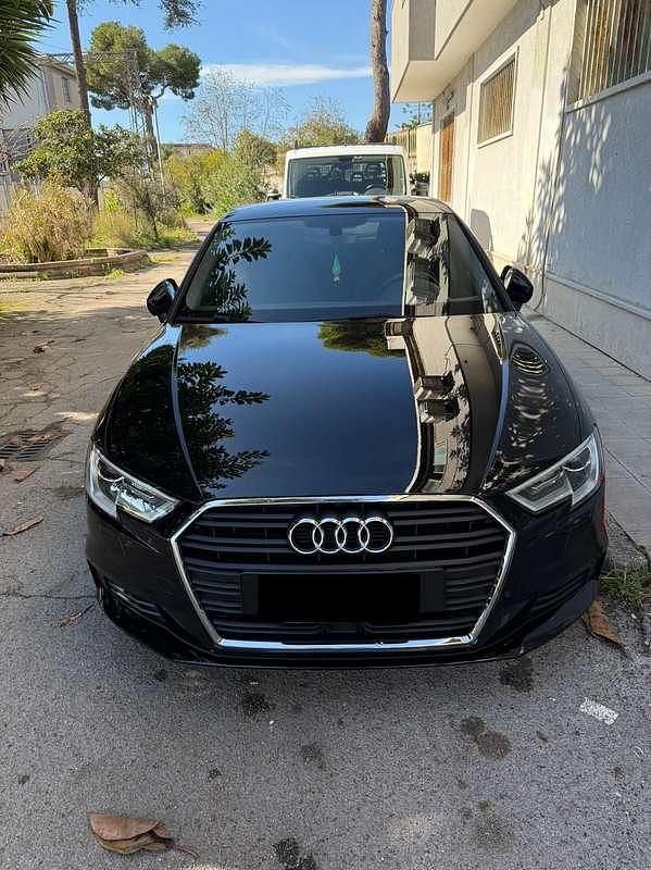 Usata Audi A3 Admired 131 CV (96 kW) 2020 Argento Berlina