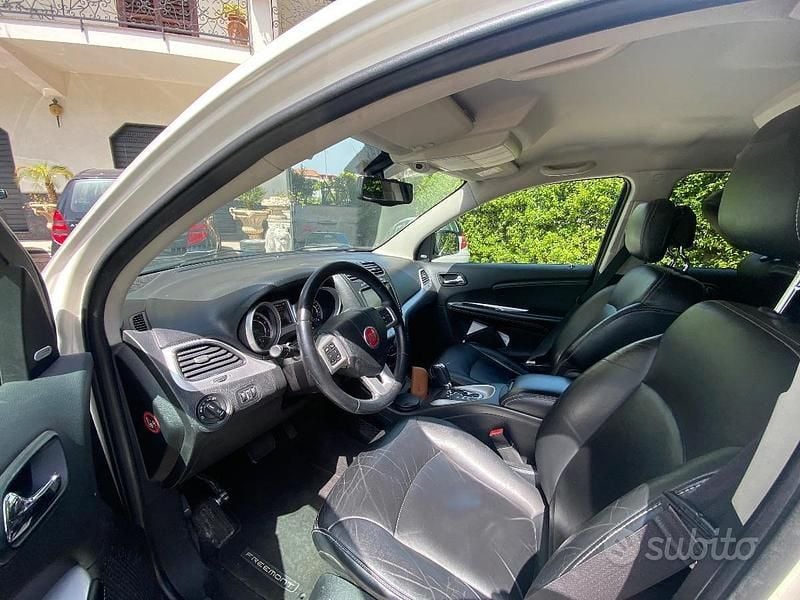 Usata Fiat Freemont Cross 170 CV (125 kW) 2015 Bianco SUV