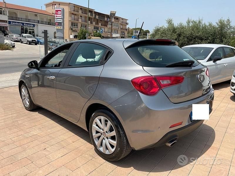 Usata Alfa Romeo Giulietta 120 CV (88 kW) 2017 Bianco Utilitaria