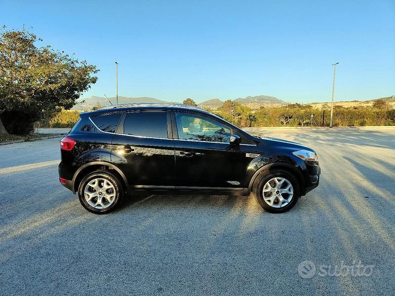 Usata Ford Kuga 140 CV (102 kW) 2012 SUV
