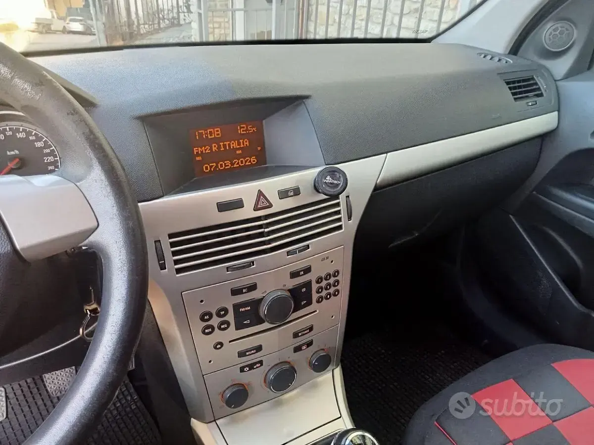 Usata Opel Astra 115 CV (84 kW) 2008 Grigio Station wagon