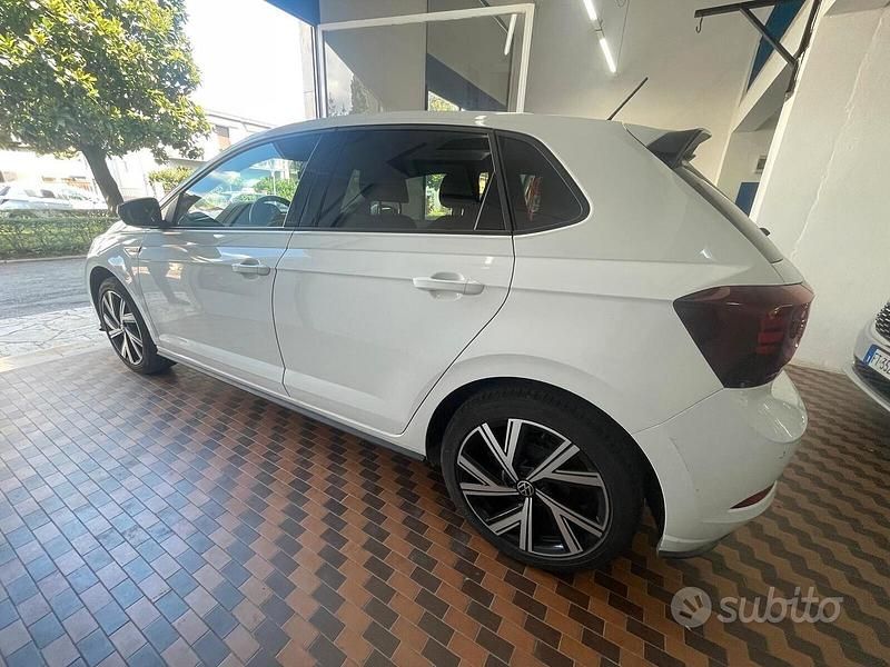 Usata VW Polo R-line 95 CV (69 kW) 2024 Bianco Berlina