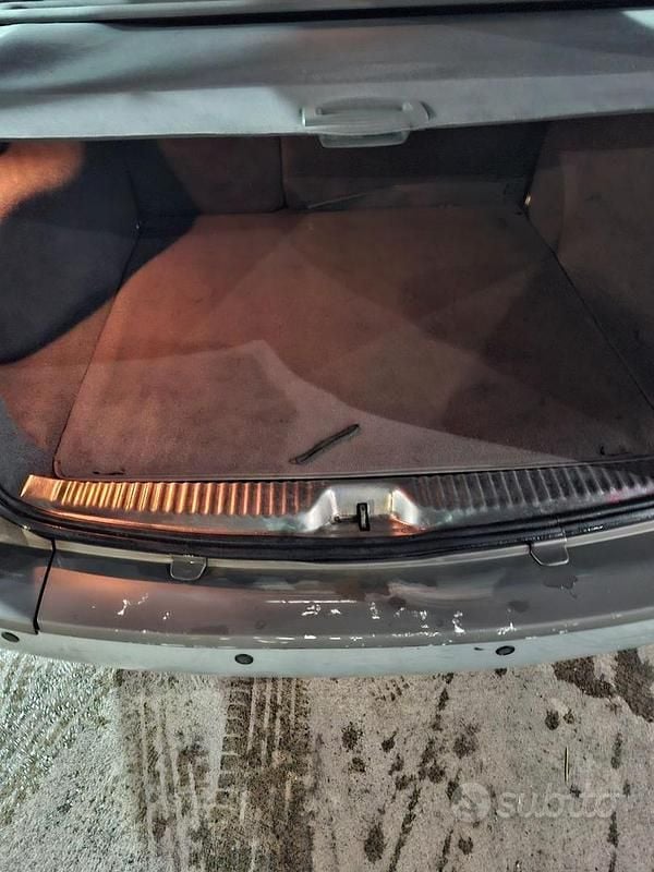 Usata Renault Laguna II 120 CV (88 kW) 2004 Grigio Station wagon