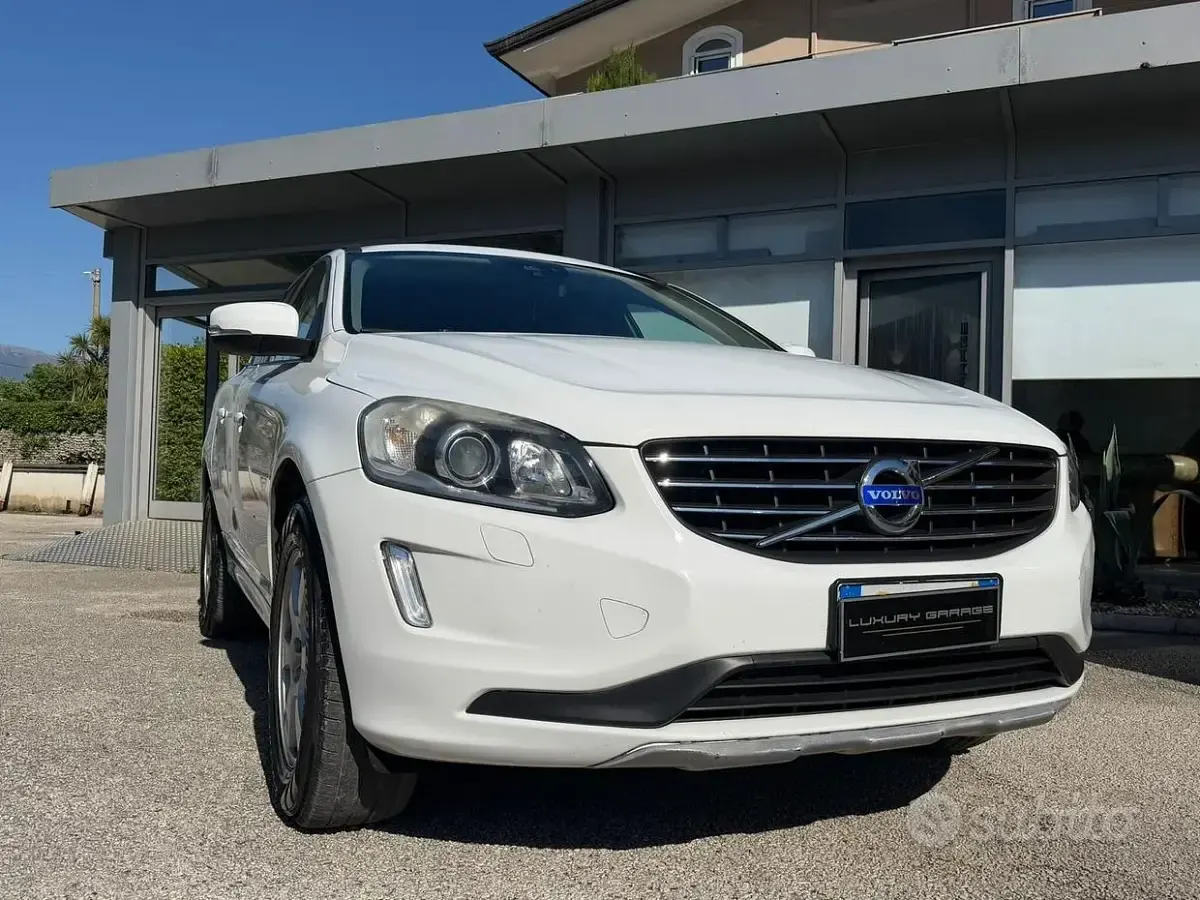 Occasion Volvo XC60 Momentum 181 ch (133 kW) 2015 Blanc SUV