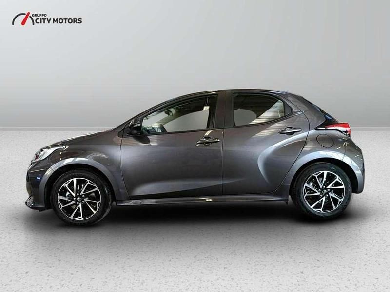 Usata Toyota Yaris Hybrid Trend 116 CV (85 kW) 2023 Amaranto Berlina