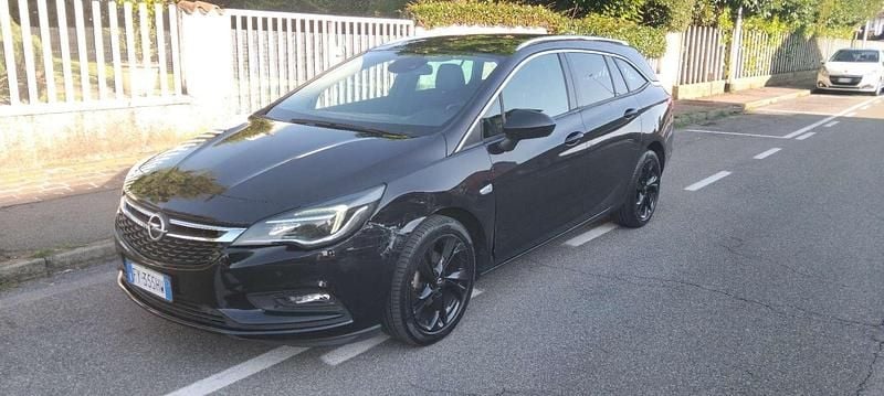 Usata Opel Astra Innovation 110 CV (80 kW) 2019 Nero Station wagon