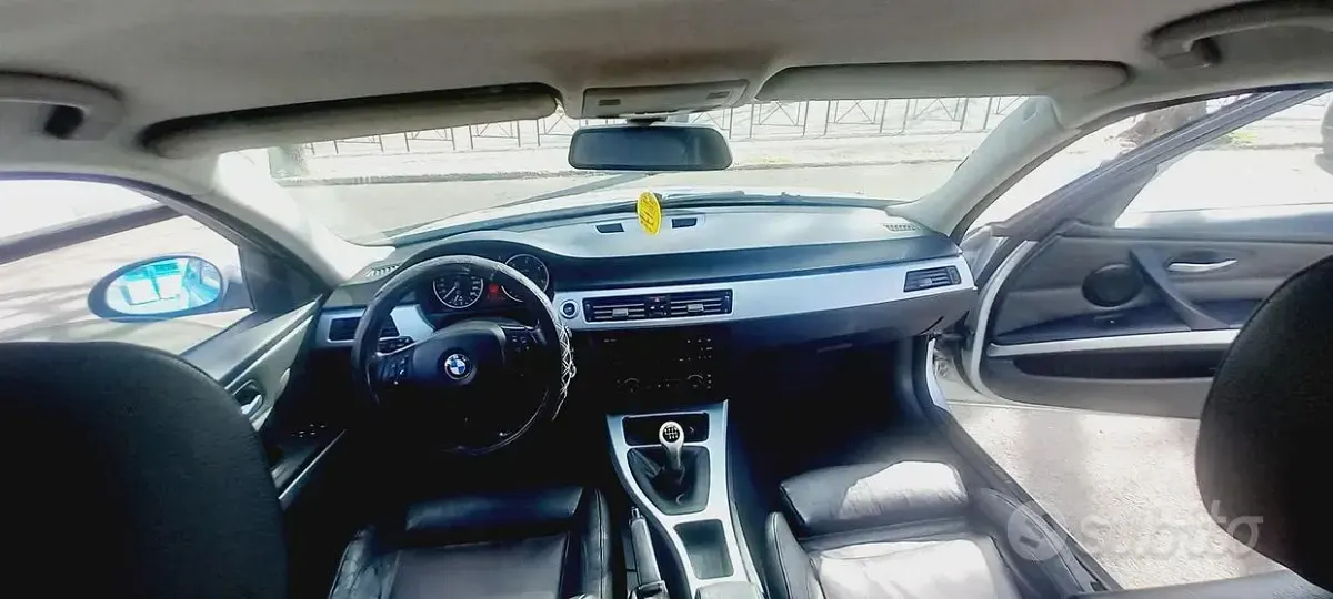 Begagnad BMW 320 163 HK (119 kW) 2005 Grå Sedan